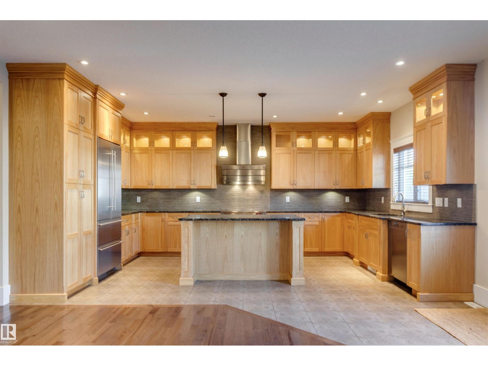 Property at 11026 80 AV NW image 3