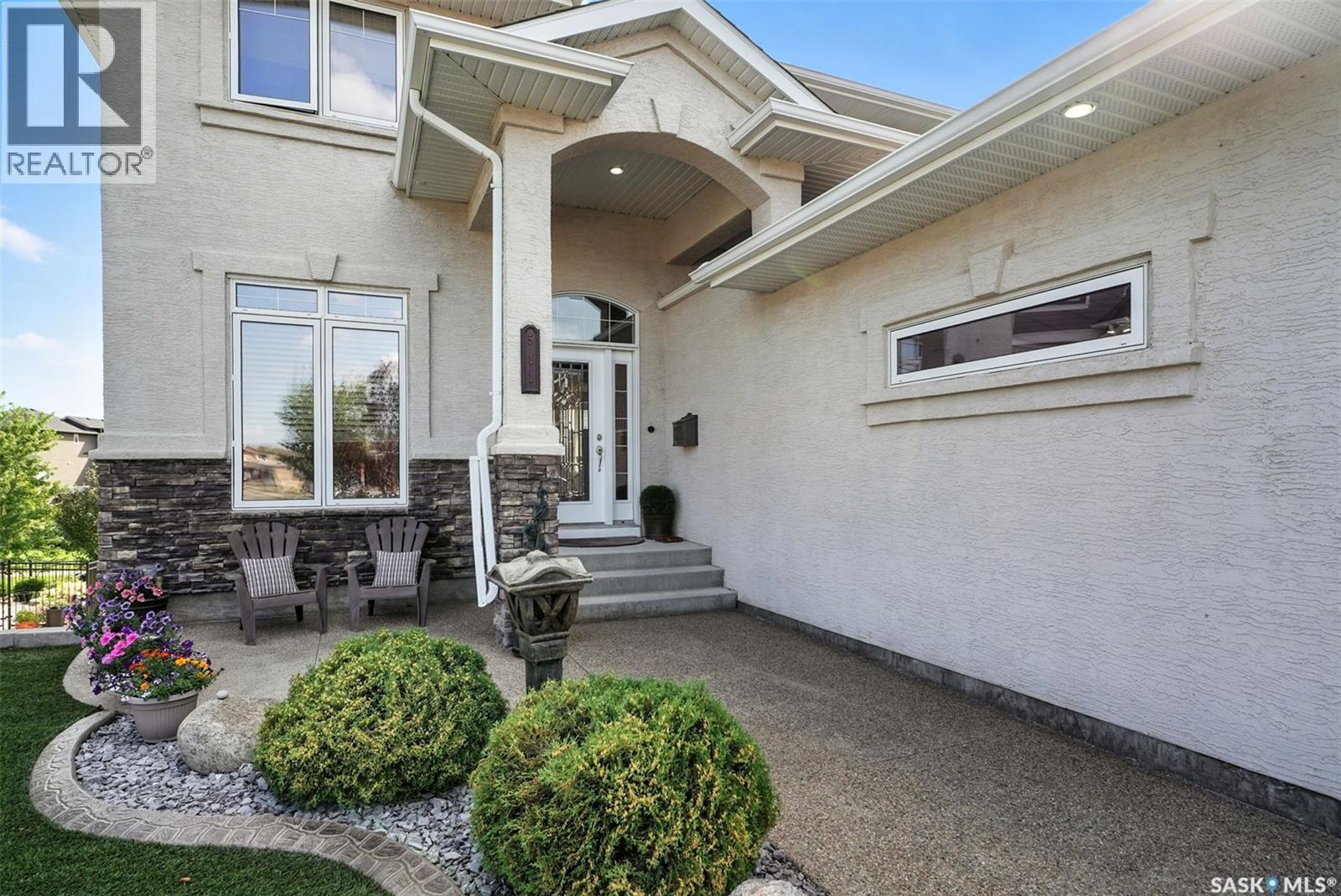 Property at 511 Waters CRESCENT image 3
