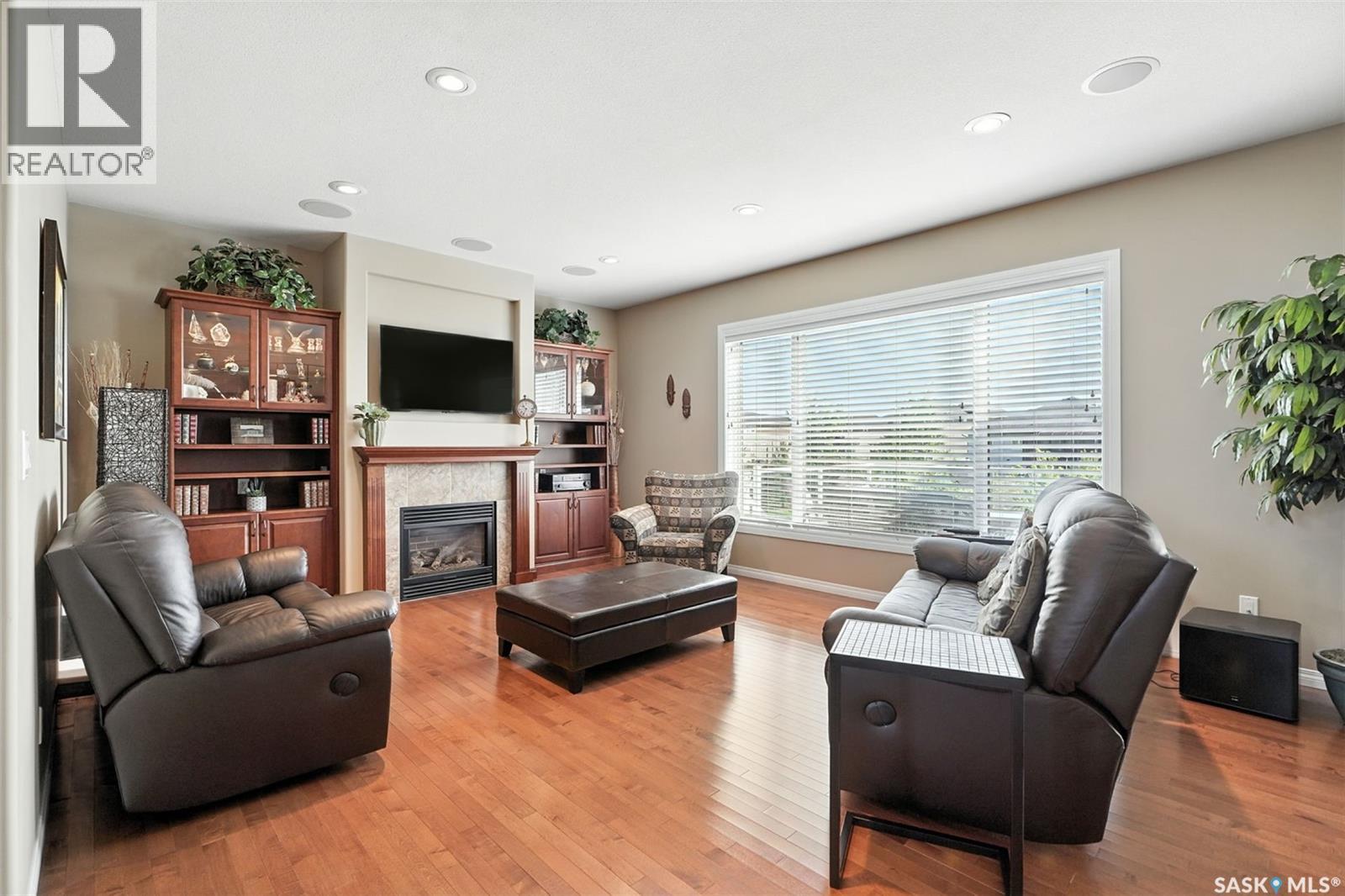Property at 511 Waters CRESCENT image 5