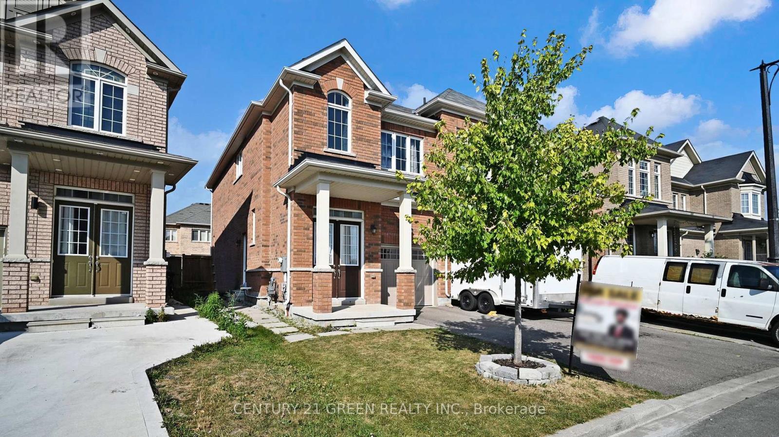 30 Canary Close, Brampton (Credit Valley), Ontario  L6X 5L1 - Photo 3 - W12339379