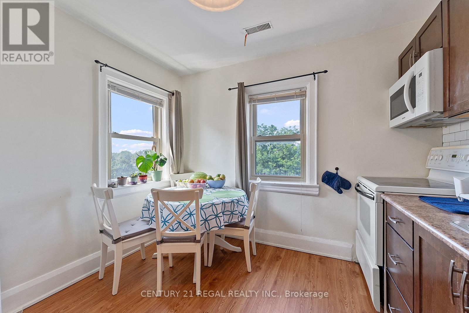 32 Chamberlain Avenue, Toronto, Ontario  M6E 4J8 - Photo 13 - W12339433
