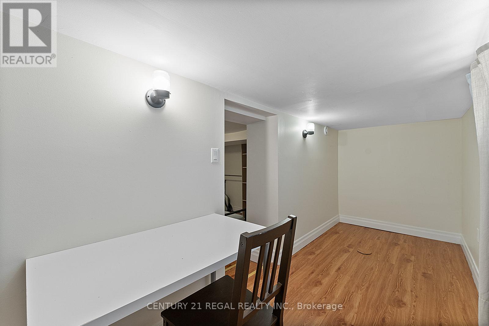 32 Chamberlain Avenue, Toronto, Ontario  M6E 4J8 - Photo 41 - W12339433