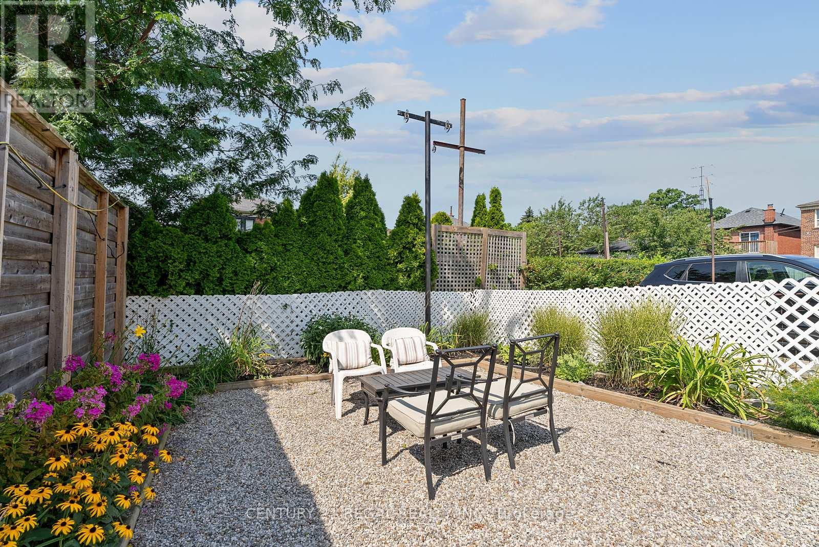 32 Chamberlain Avenue, Toronto, Ontario  M6E 4J8 - Photo 50 - W12339433