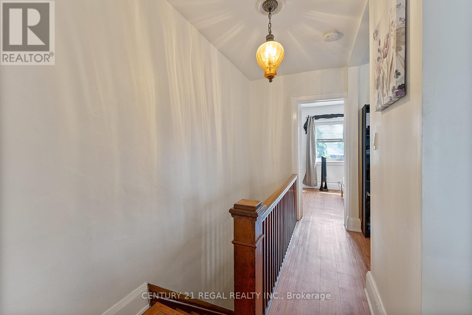 32 Chamberlain Avenue, Toronto, Ontario  M6E 4J8 - Photo 7 - W12339433