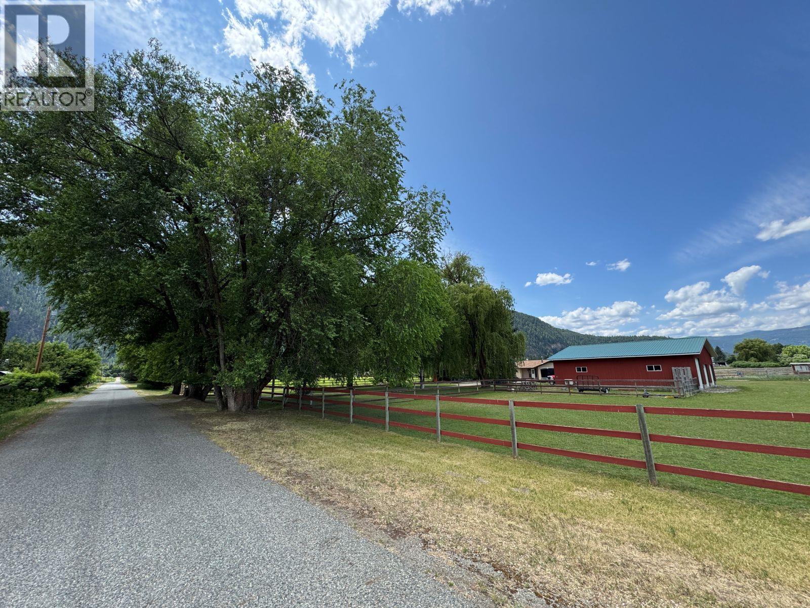 5175 Siminoff Road, Grand Forks, British Columbia  V0H 1H4 - Photo 2 - 10359054