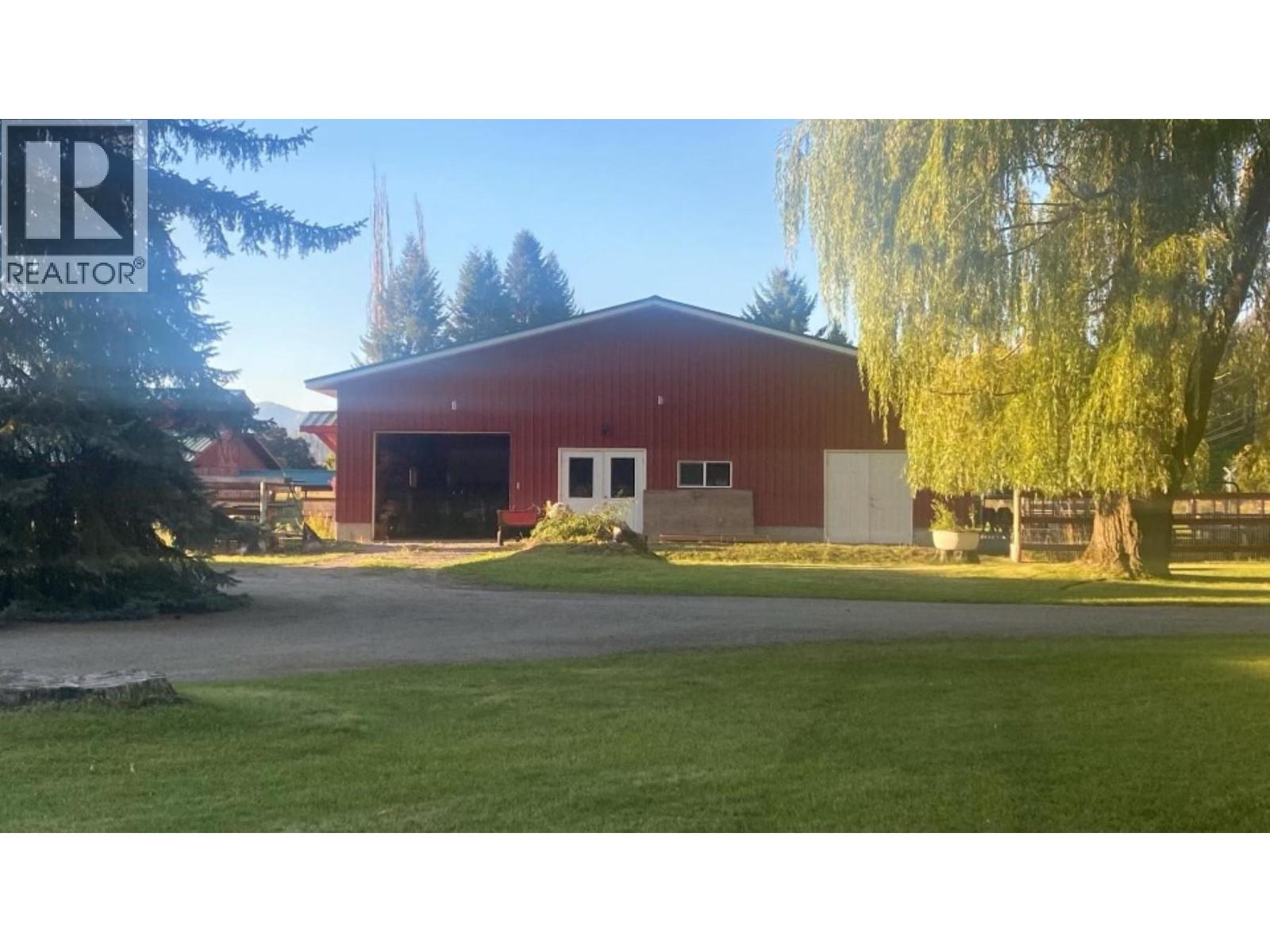5175 Siminoff Road, Grand Forks, British Columbia  V0H 1H4 - Photo 39 - 10359054