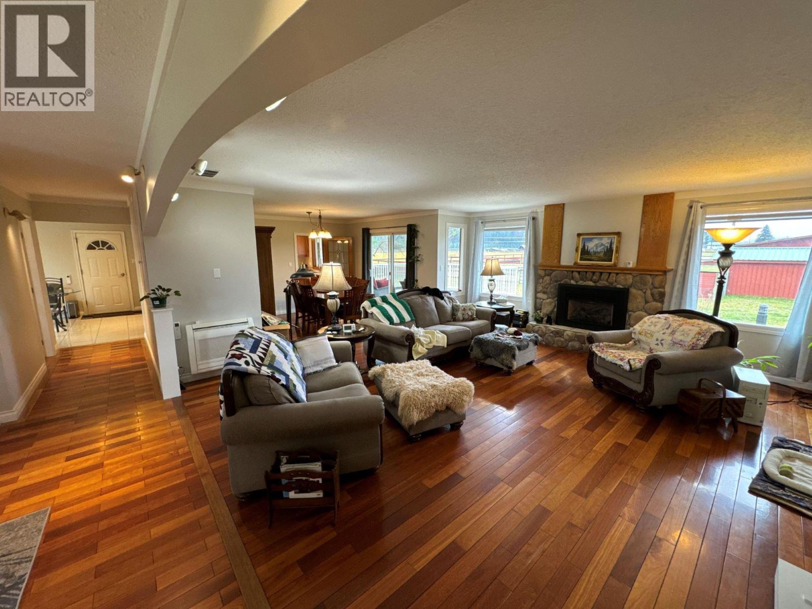 5175 Siminoff Road, Grand Forks, British Columbia  V0H 1H4 - Photo 4 - 10359054