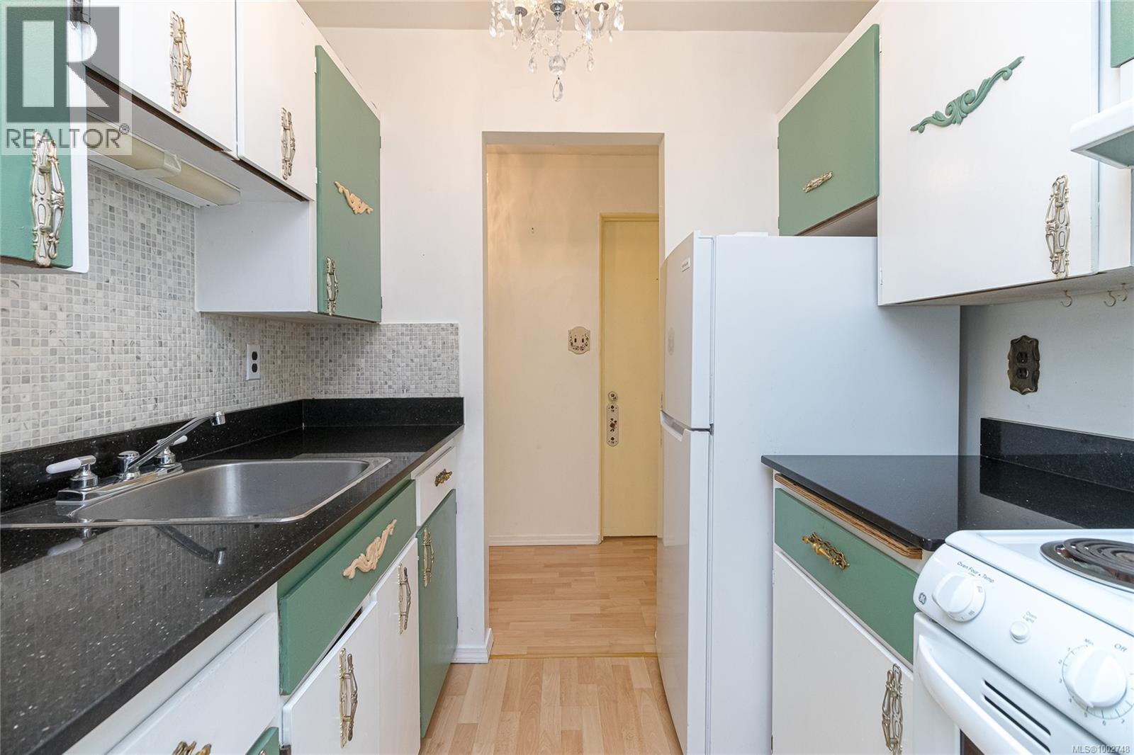 118 964 Heywood Ave, Victoria, British Columbia  V8V 2Y5 - Photo 8 - 1002748