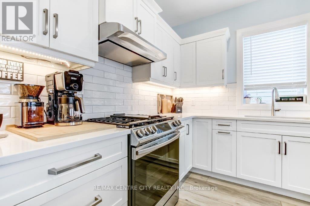 416 Breakwater Boulevard, Central Elgin, Ontario  N5L 0B5 - Photo 10 - X12339635