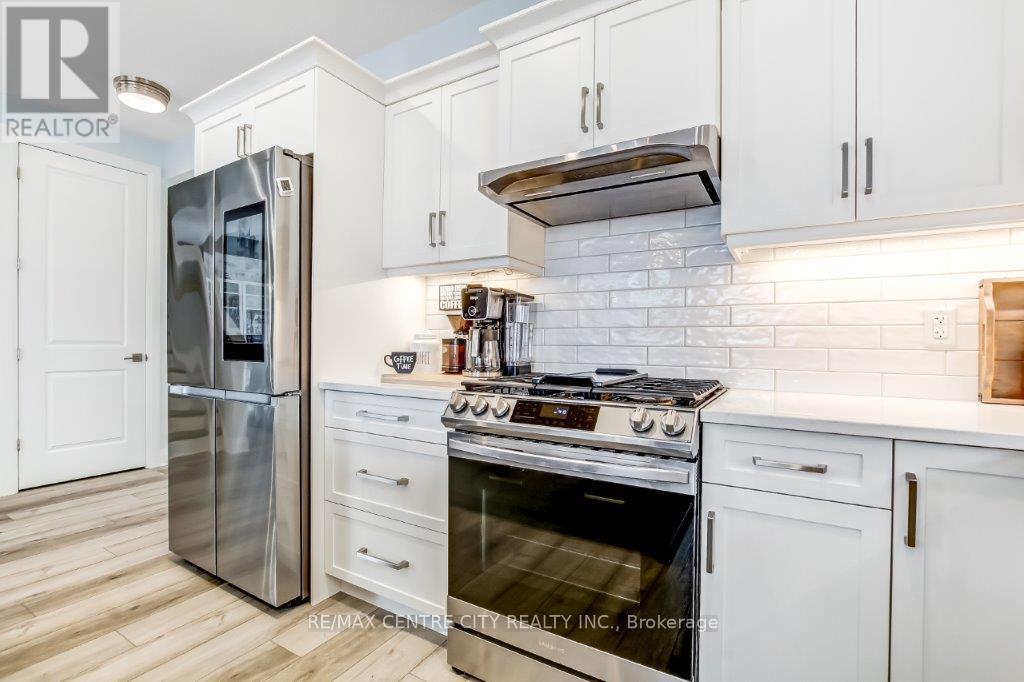 416 Breakwater Boulevard, Central Elgin, Ontario  N5L 0B5 - Photo 11 - X12339635