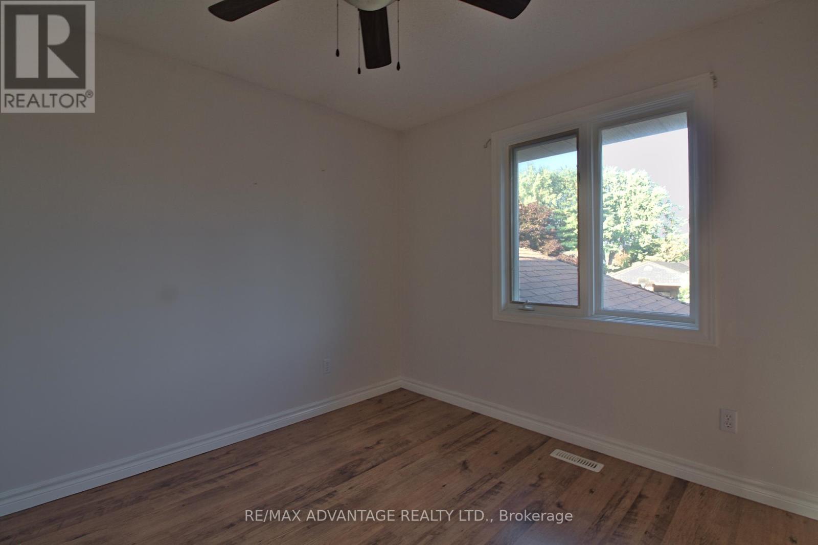 21 Village Gate Crescent, Thames Centre, Ontario  N0L 1G3 - Photo 28 - X12339675