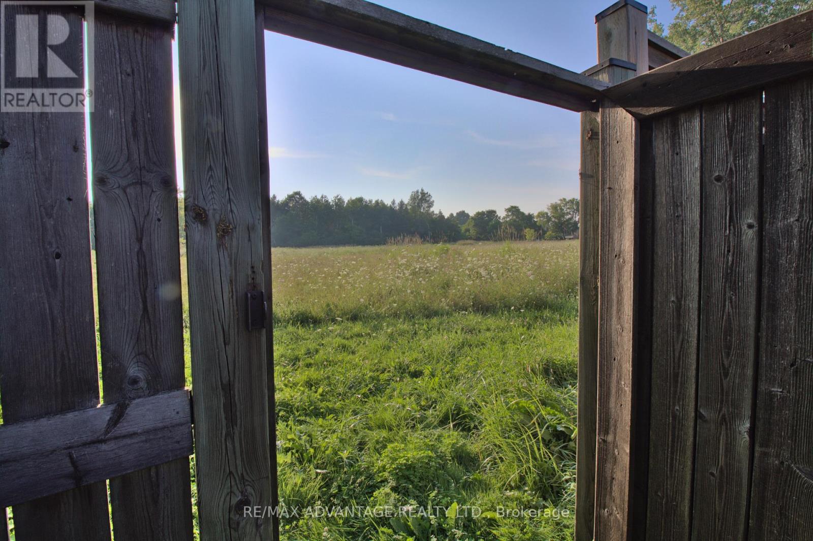 21 Village Gate Crescent, Thames Centre, Ontario  N0L 1G3 - Photo 39 - X12339675