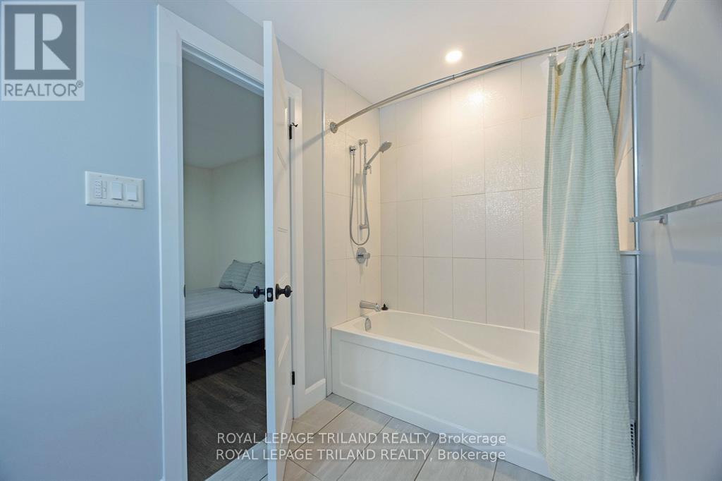 587 Rosedale Street, London East (East F), Ontario  N6B 2C7 - Photo 27 - X12339692