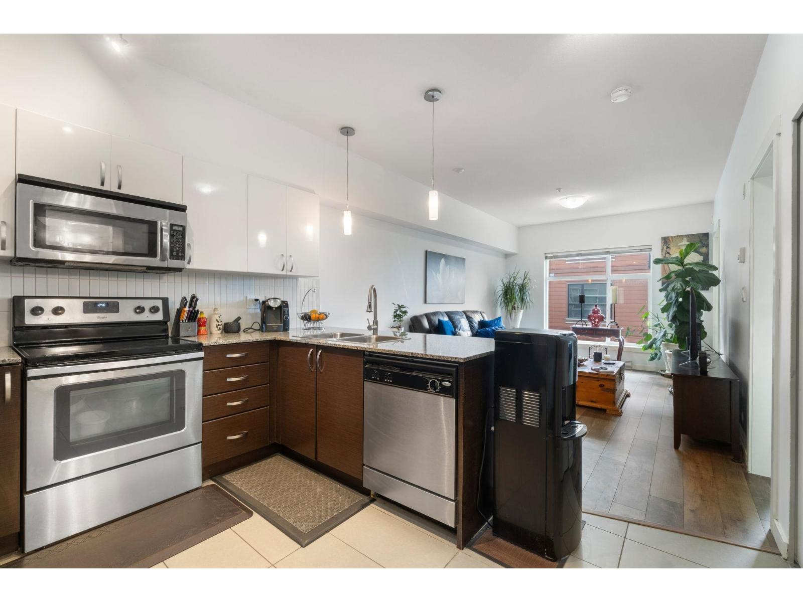 322 13728 108 Avenue, Surrey, British Columbia  V3T 0G2 - Photo 1 - R3036203