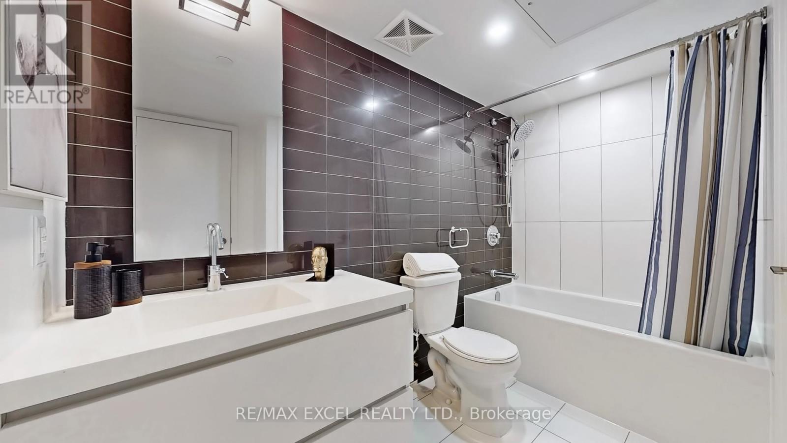 3911 - 85 Queens Wharf Road, Toronto, Ontario  M5V 0J9 - Photo 20 - C12339488