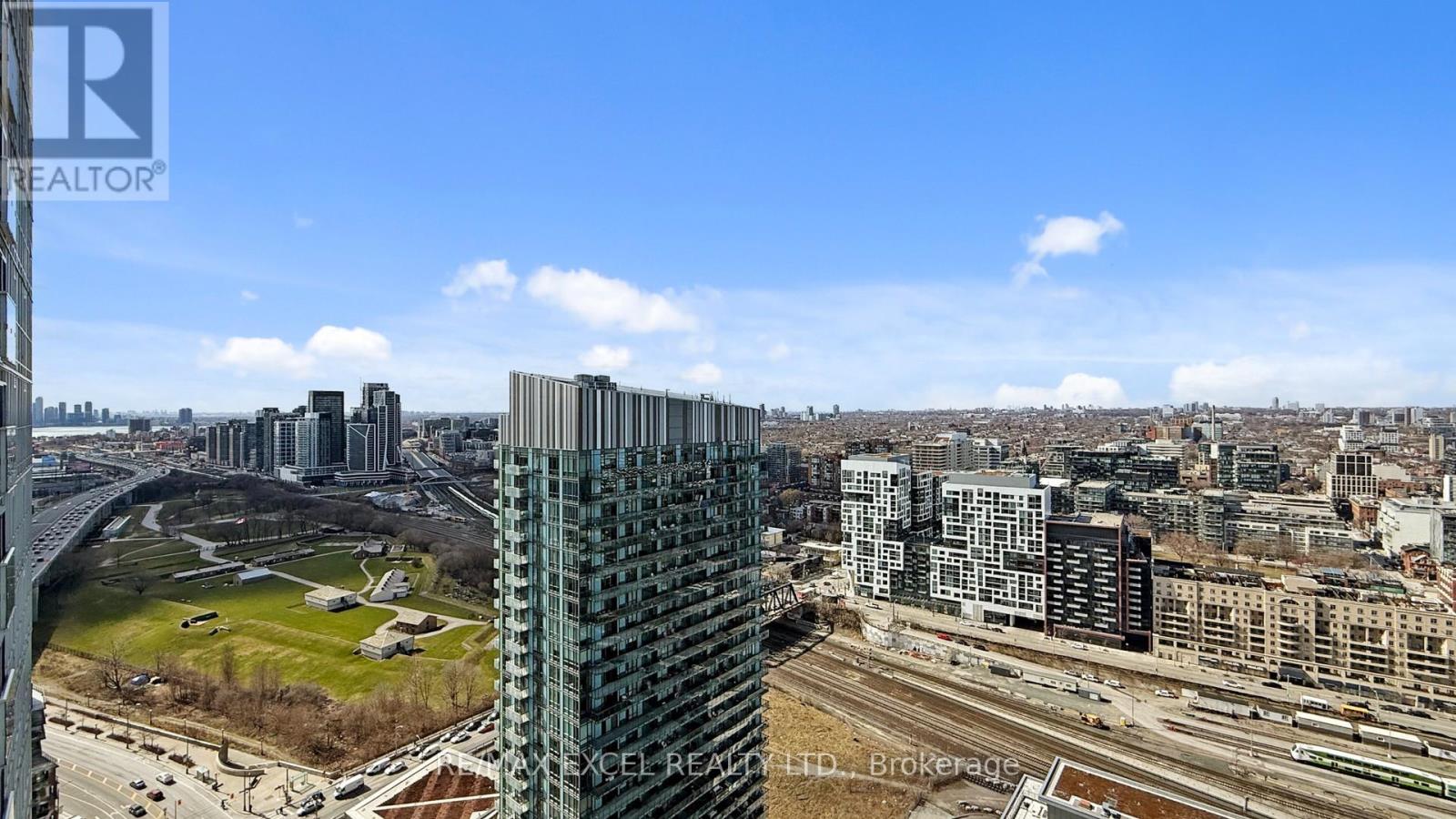 3911 - 85 Queens Wharf Road, Toronto, Ontario  M5V 0J9 - Photo 21 - C12339488