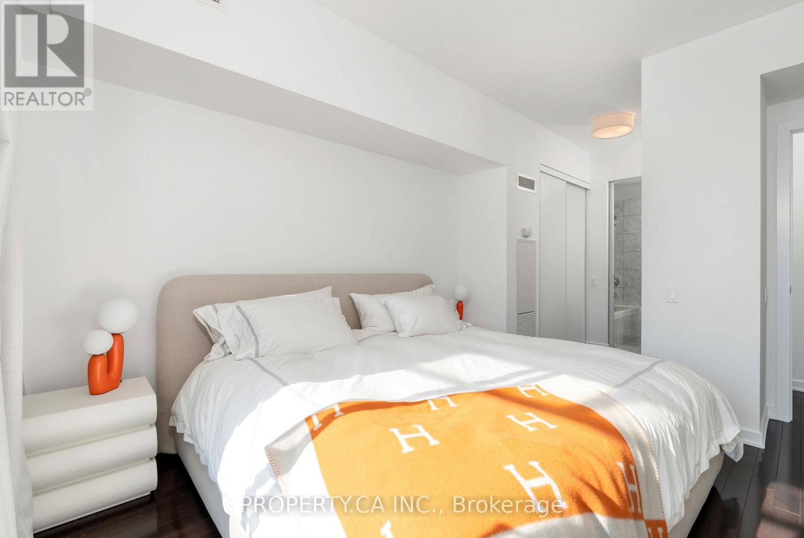 3606 - 33 Charles Street E, Toronto, Ontario  M4Y 0A2 - Photo 21 - C12339556