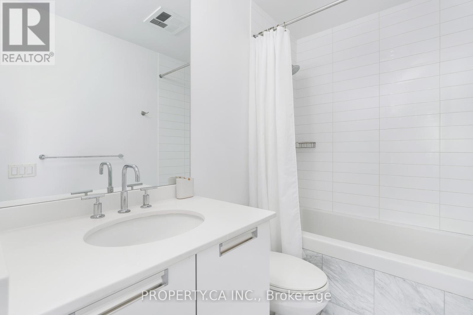 3606 - 33 Charles Street E, Toronto, Ontario  M4Y 0A2 - Photo 26 - C12339556