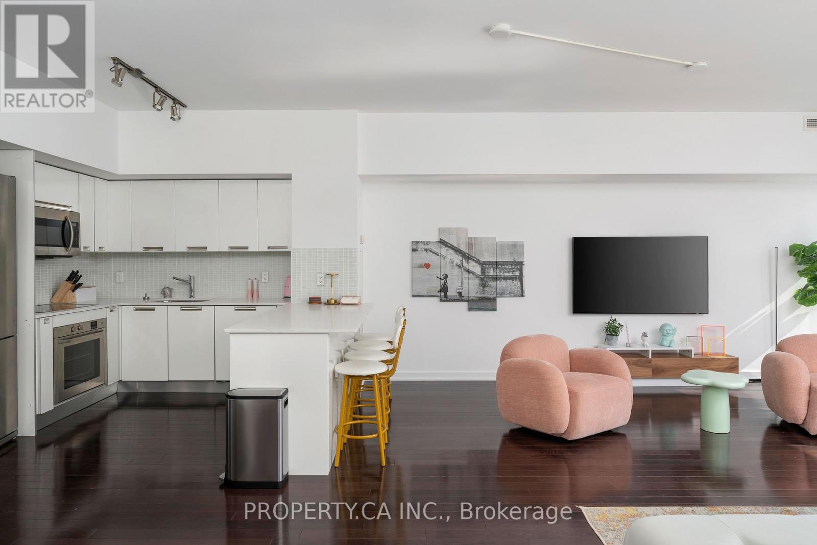 3606 - 33 Charles Street E, Toronto, Ontario  M4Y 0A2 - Photo 3 - C12339556