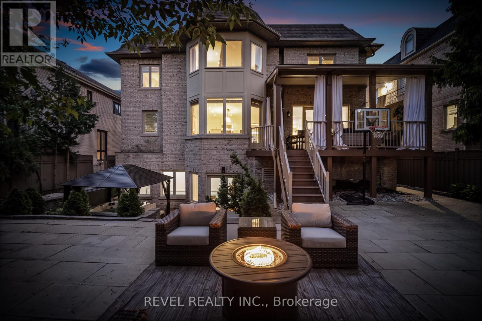 208 Carmichael Avenue, Toronto, Ontario  M5M 2X3 - Photo 47 - C12337806