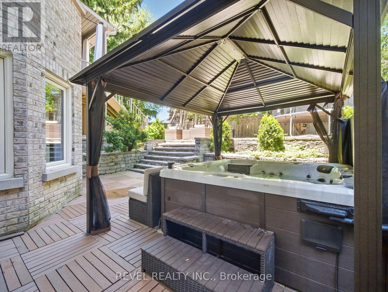 208 Carmichael Avenue, Toronto, Ontario  M5M 2X3 - Photo 45 - C12337806