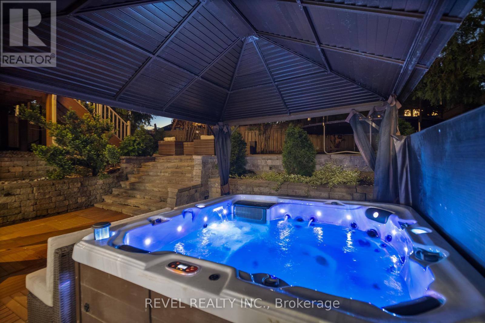 208 Carmichael Avenue, Toronto, Ontario  M5M 2X3 - Photo 46 - C12337806