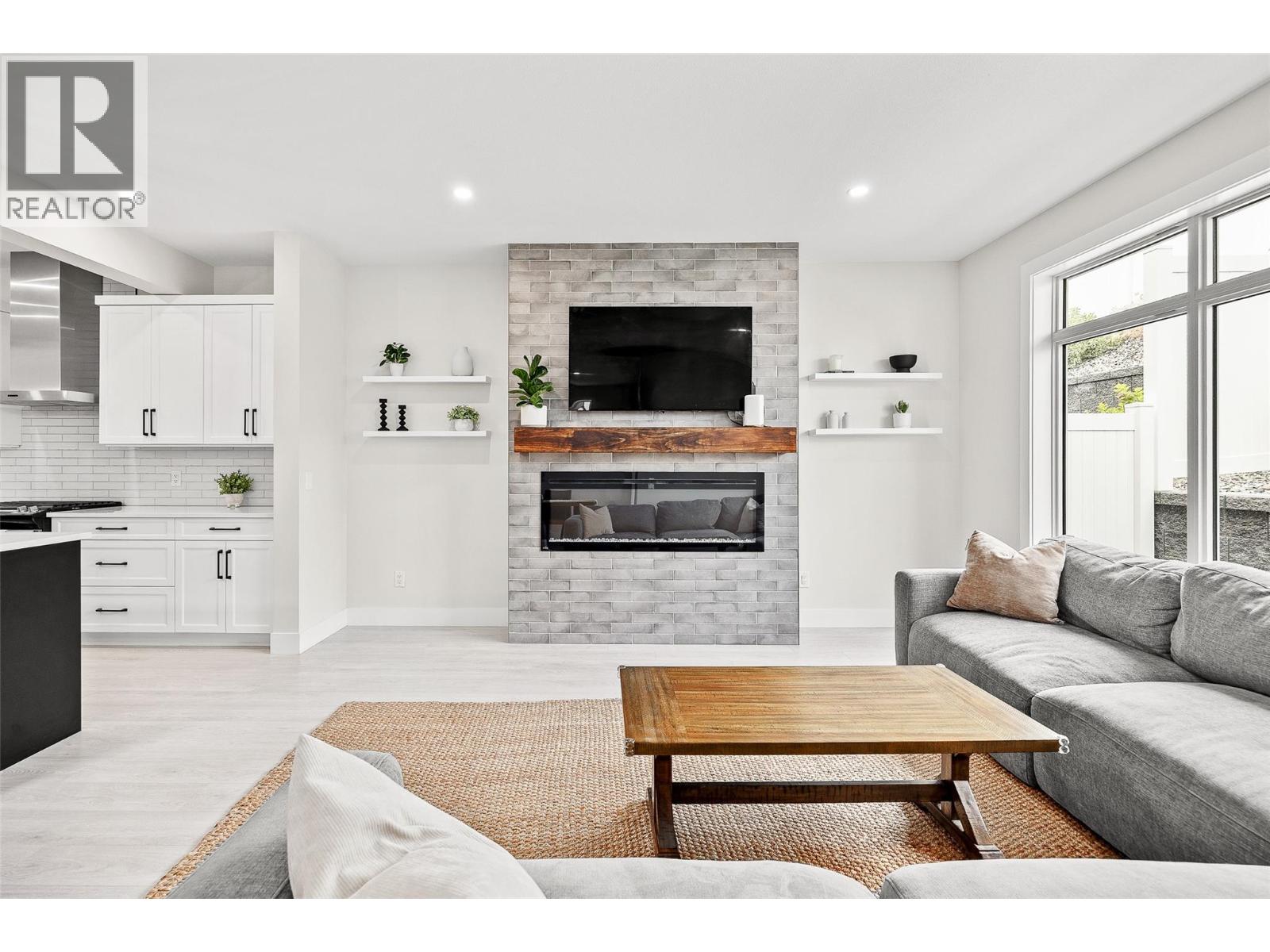 Property at 3329 Hawks Crescent image 5