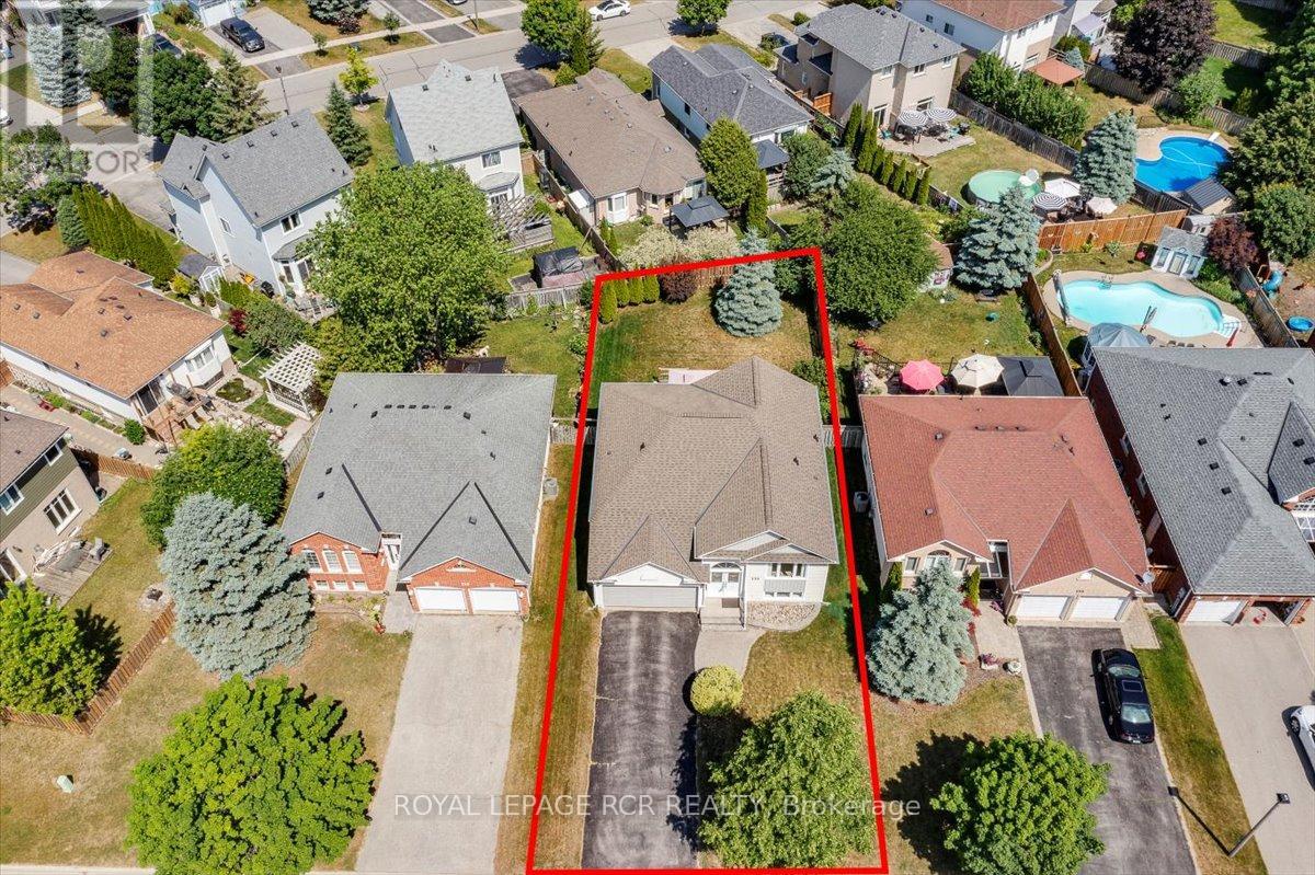 131 Mainprize Crescent, East Gwillimbury, Ontario  L0G 1M0 - Photo 3 - N12339516
