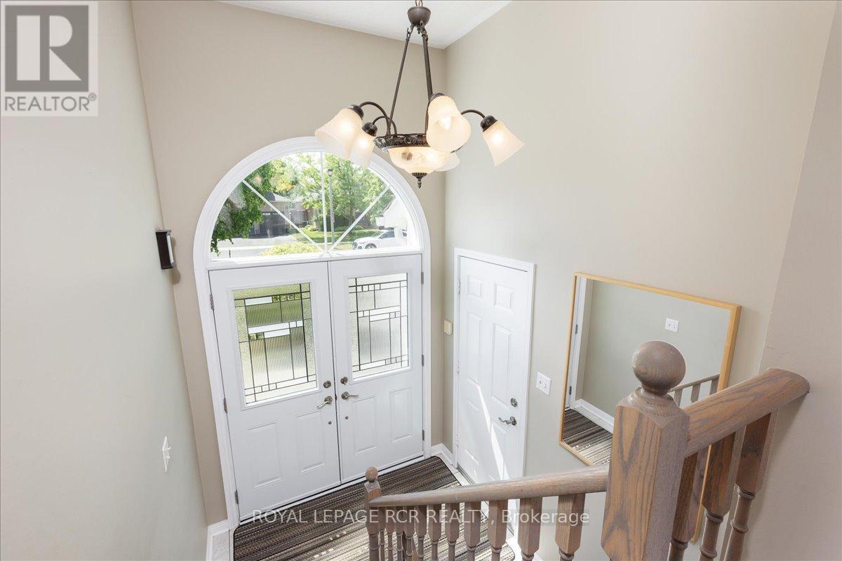 131 Mainprize Crescent, East Gwillimbury, Ontario  L0G 1M0 - Photo 4 - N12339516