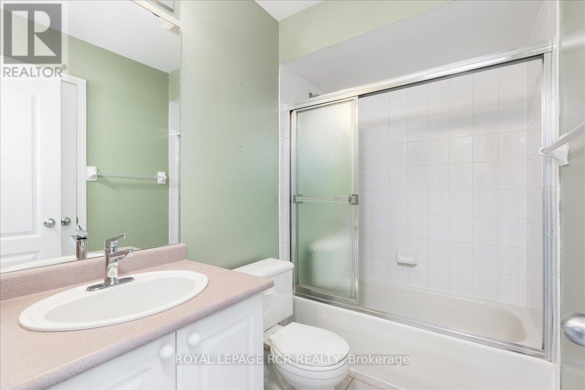 131 Mainprize Crescent, East Gwillimbury, Ontario  L0G 1M0 - Photo 7 - N12339516