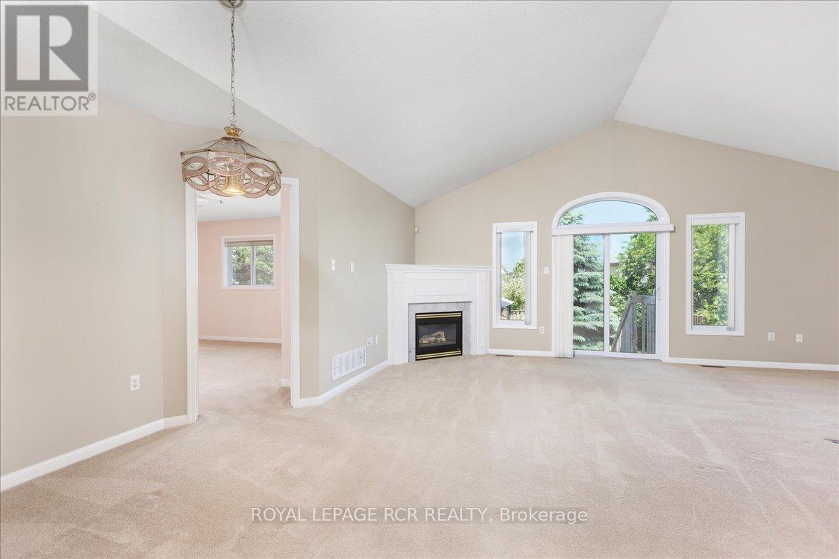 131 Mainprize Crescent, East Gwillimbury, Ontario  L0G 1M0 - Photo 8 - N12339516