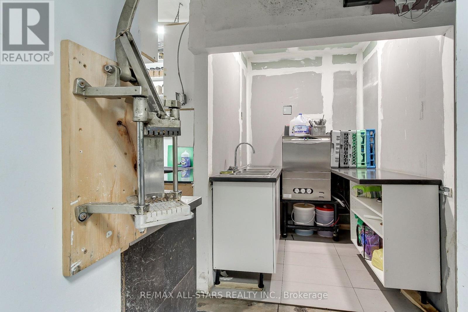 1 - 320 Harry Walker Parkway, Newmarket, Ontario  L3Y 7B4 - Photo 16 - N12339567