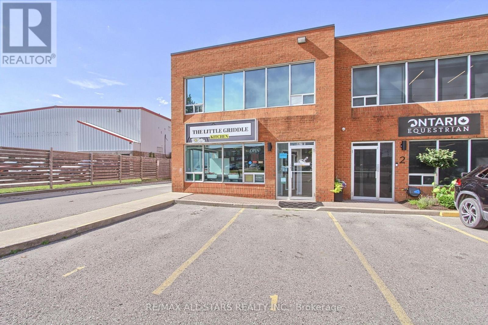 1 - 320 Harry Walker Parkway, Newmarket, Ontario  L3Y 7B4 - Photo 2 - N12339567