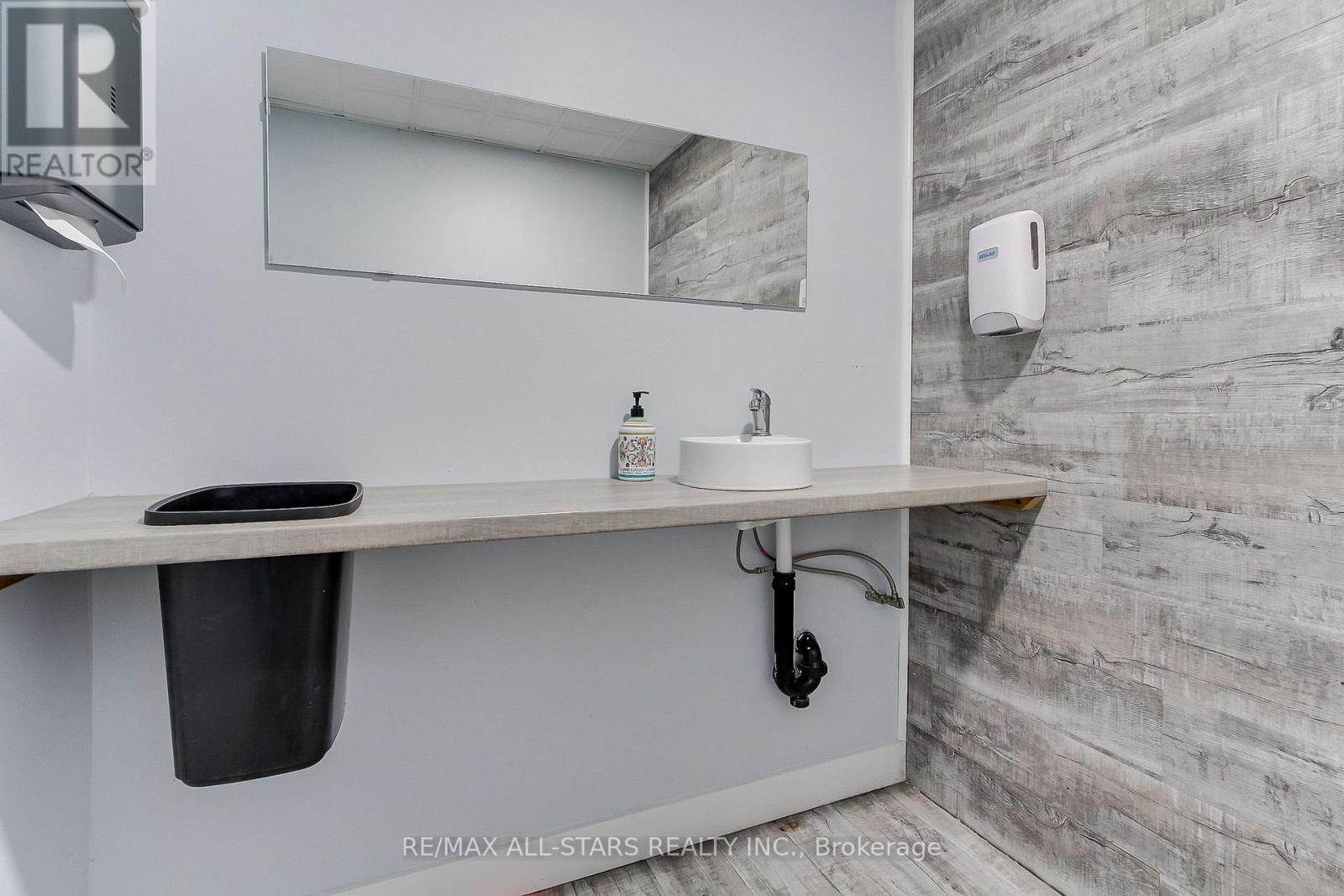 1 - 320 Harry Walker Parkway, Newmarket, Ontario  L3Y 7B4 - Photo 24 - N12339567