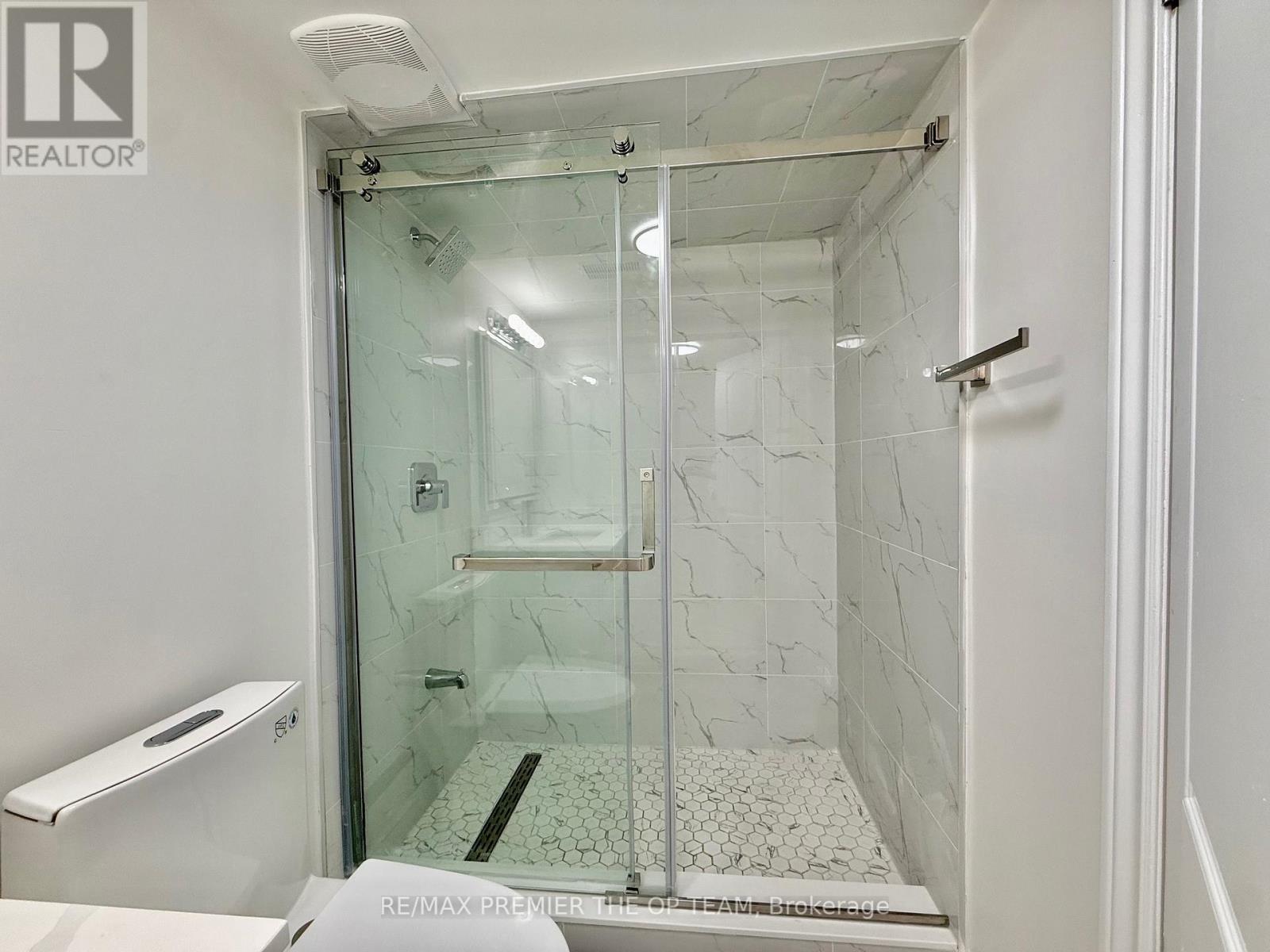 62 Phoenix Boulevard, Barrie, Ontario  L9J 0P7 - Photo 7 - S12339467