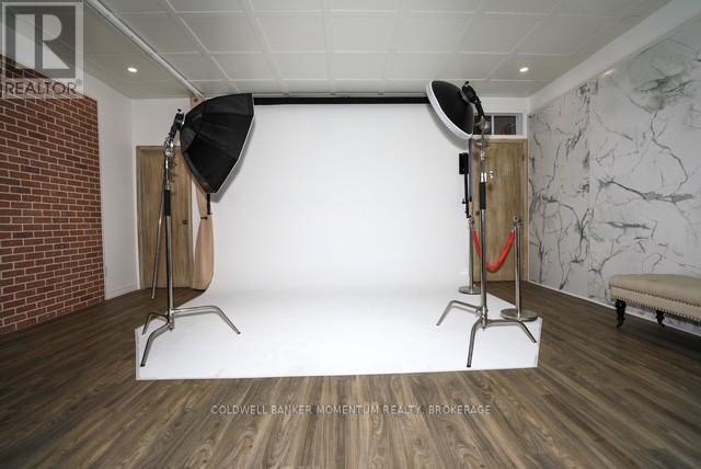 3352 Lake Shore Boulevard W, Toronto, Ontario  M8W 1M9 - Photo 3 - W12338740
