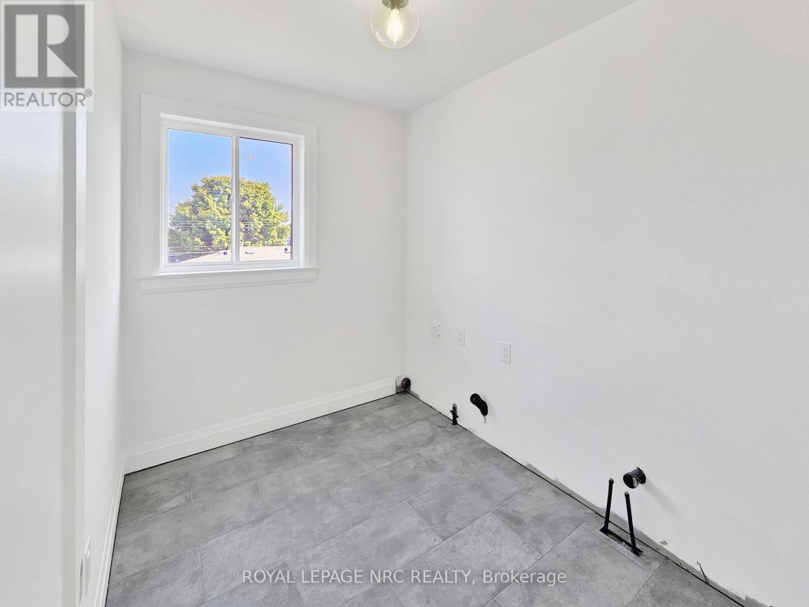 4705 Lee Avenue, Niagara Falls, Ontario  L2H 1M7 - Photo 17 - X12319292