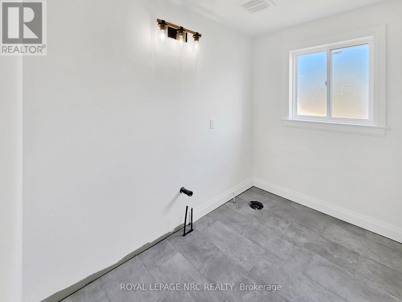 4705 Lee Avenue, Niagara Falls, Ontario  L2H 1M7 - Photo 16 - X12319292