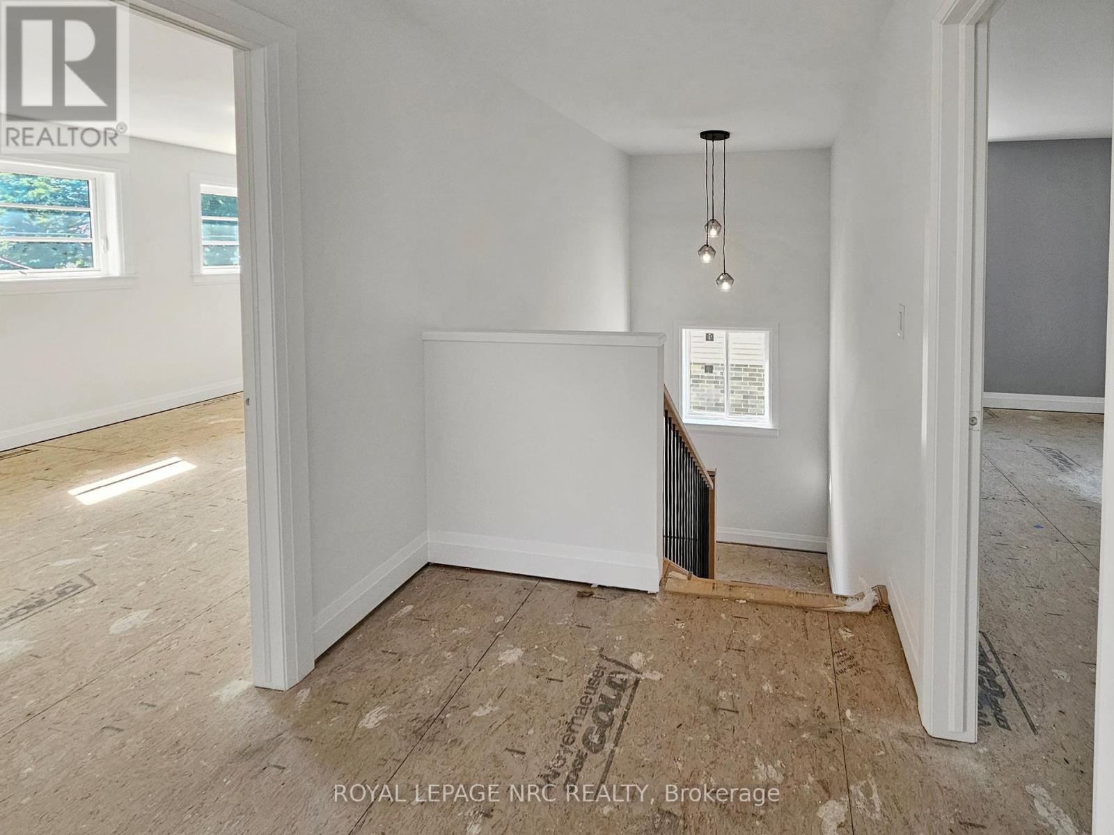 4705 Lee Avenue, Niagara Falls, Ontario  L2H 1M7 - Photo 8 - X12319292