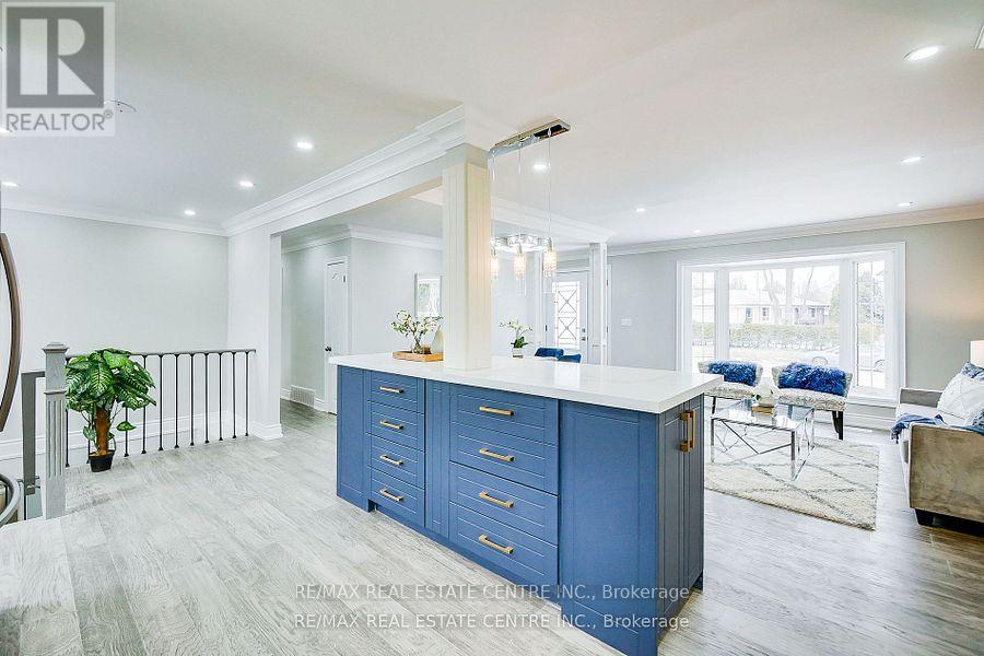 480 Valley Drive, Oakville, Ontario  L6L 4L8 - Photo 13 - W12339473