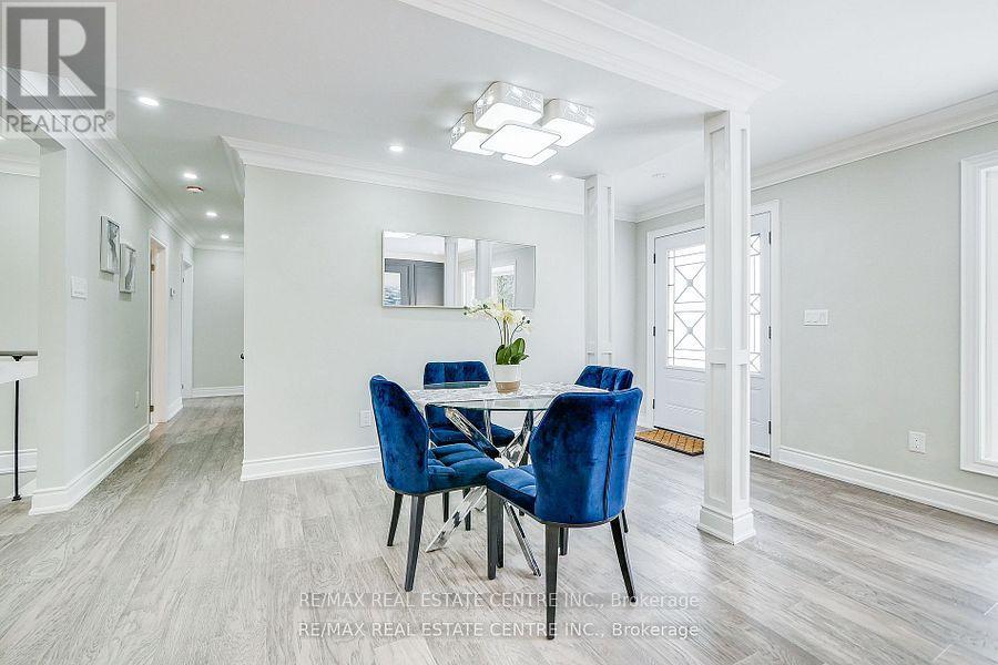 480 Valley Drive, Oakville, Ontario  L6L 4L8 - Photo 14 - W12339473