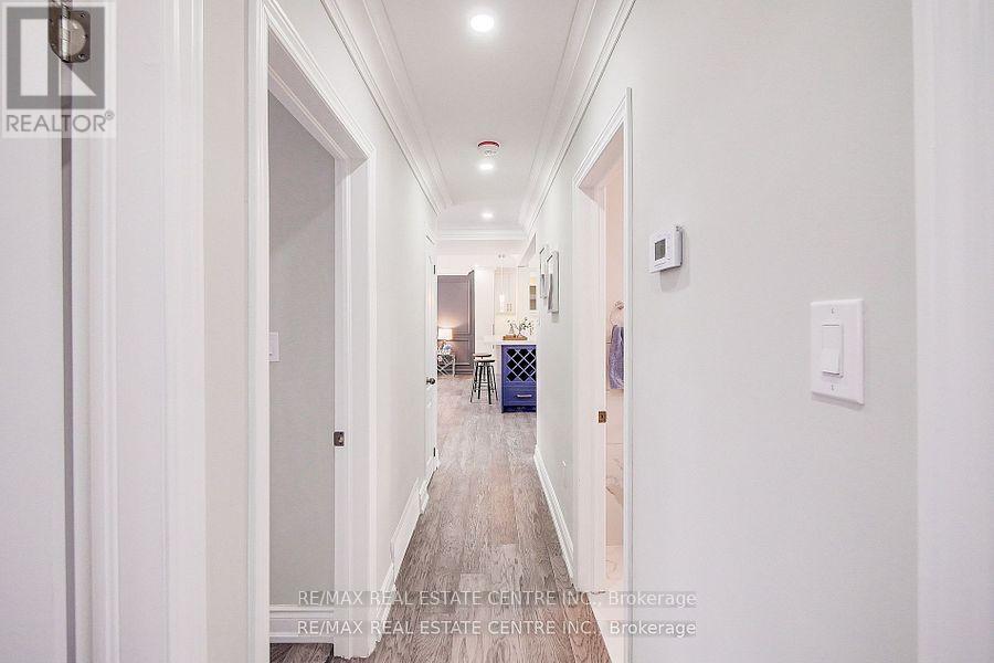480 Valley Drive, Oakville, Ontario  L6L 4L8 - Photo 23 - W12339473