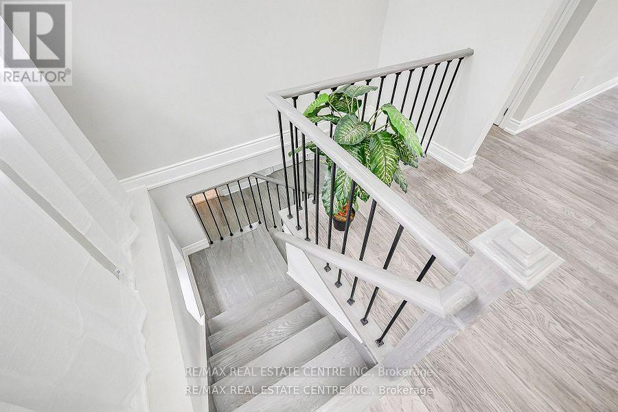 480 Valley Drive, Oakville, Ontario  L6L 4L8 - Photo 26 - W12339473