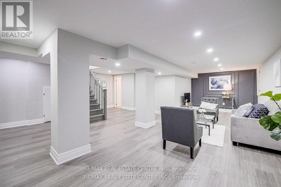 480 Valley Drive, Oakville, Ontario  L6L 4L8 - Photo 29 - W12339473