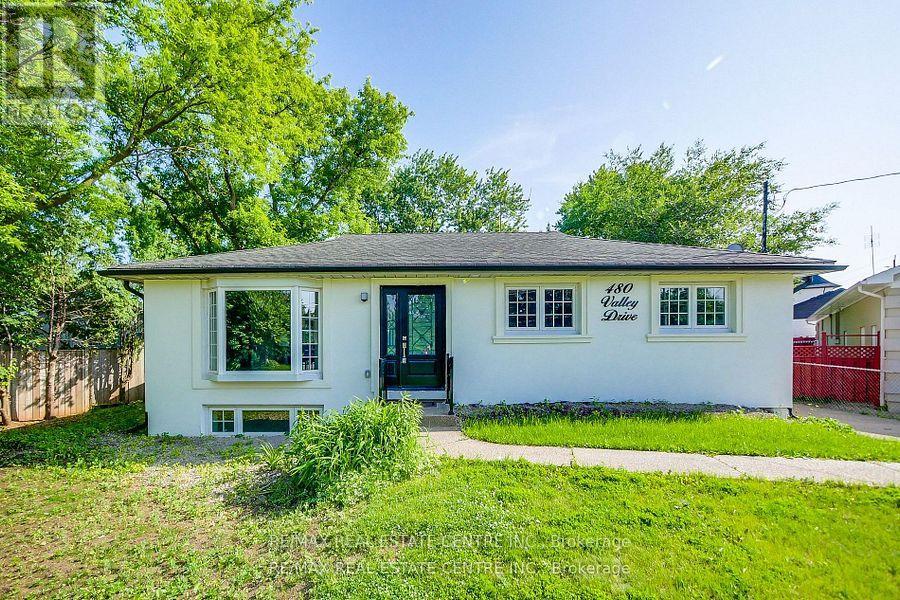 480 Valley Drive, Oakville, Ontario  L6L 4L8 - Photo 3 - W12339473