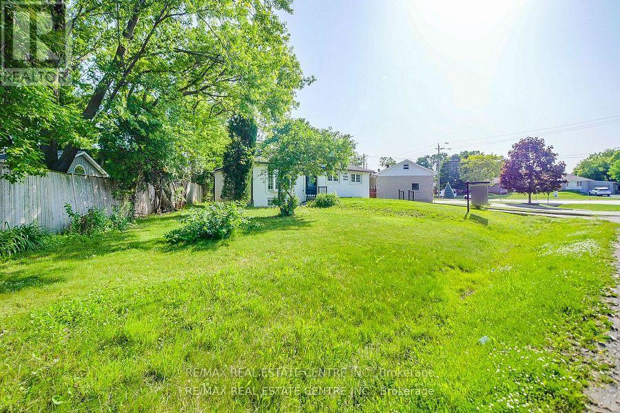 480 Valley Drive, Oakville, Ontario  L6L 4L8 - Photo 42 - W12339473