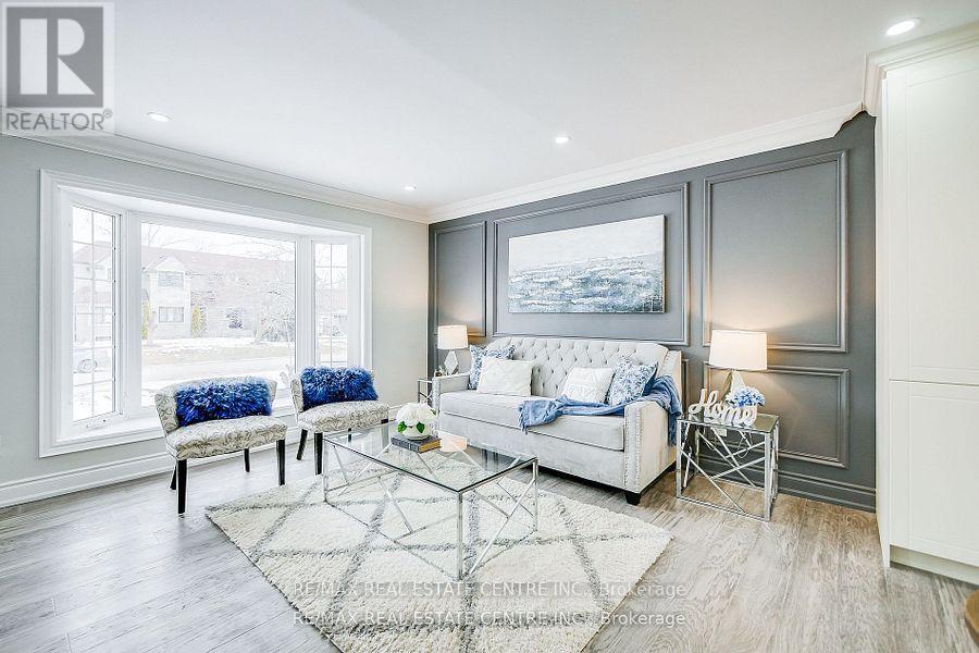 480 Valley Drive, Oakville, Ontario  L6L 4L8 - Photo 5 - W12339473