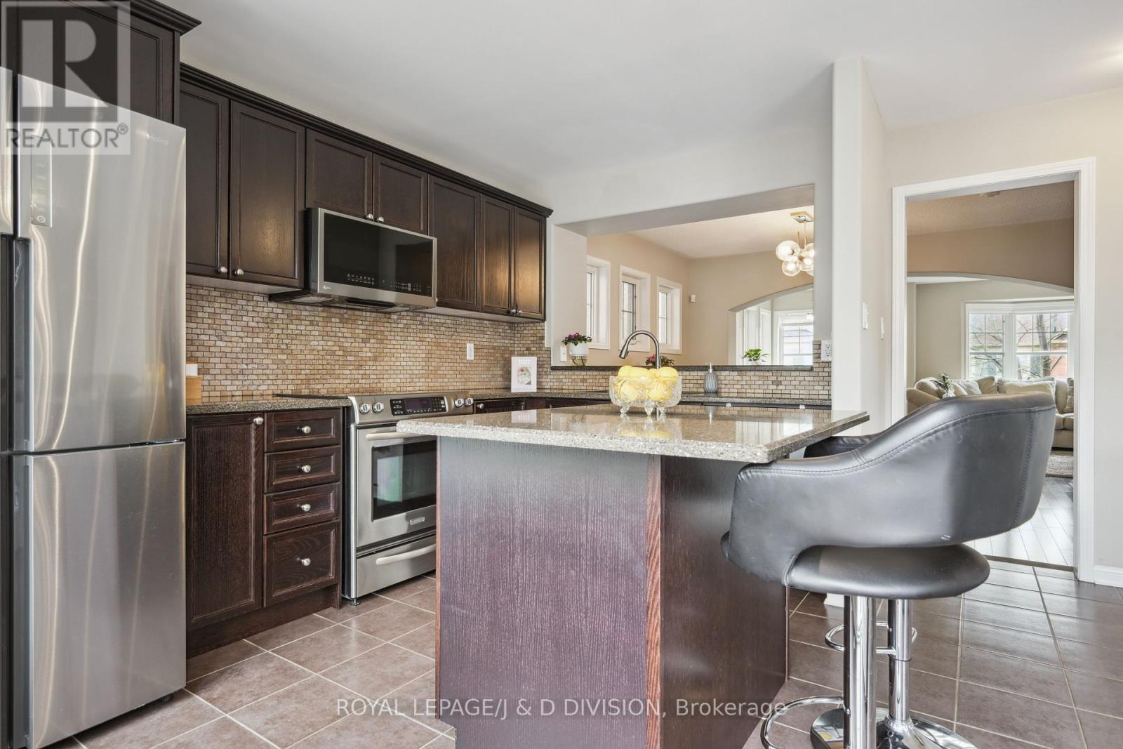 612 Sellers Path, Milton, Ontario  L9T 0P4 - Photo 13 - W12339512