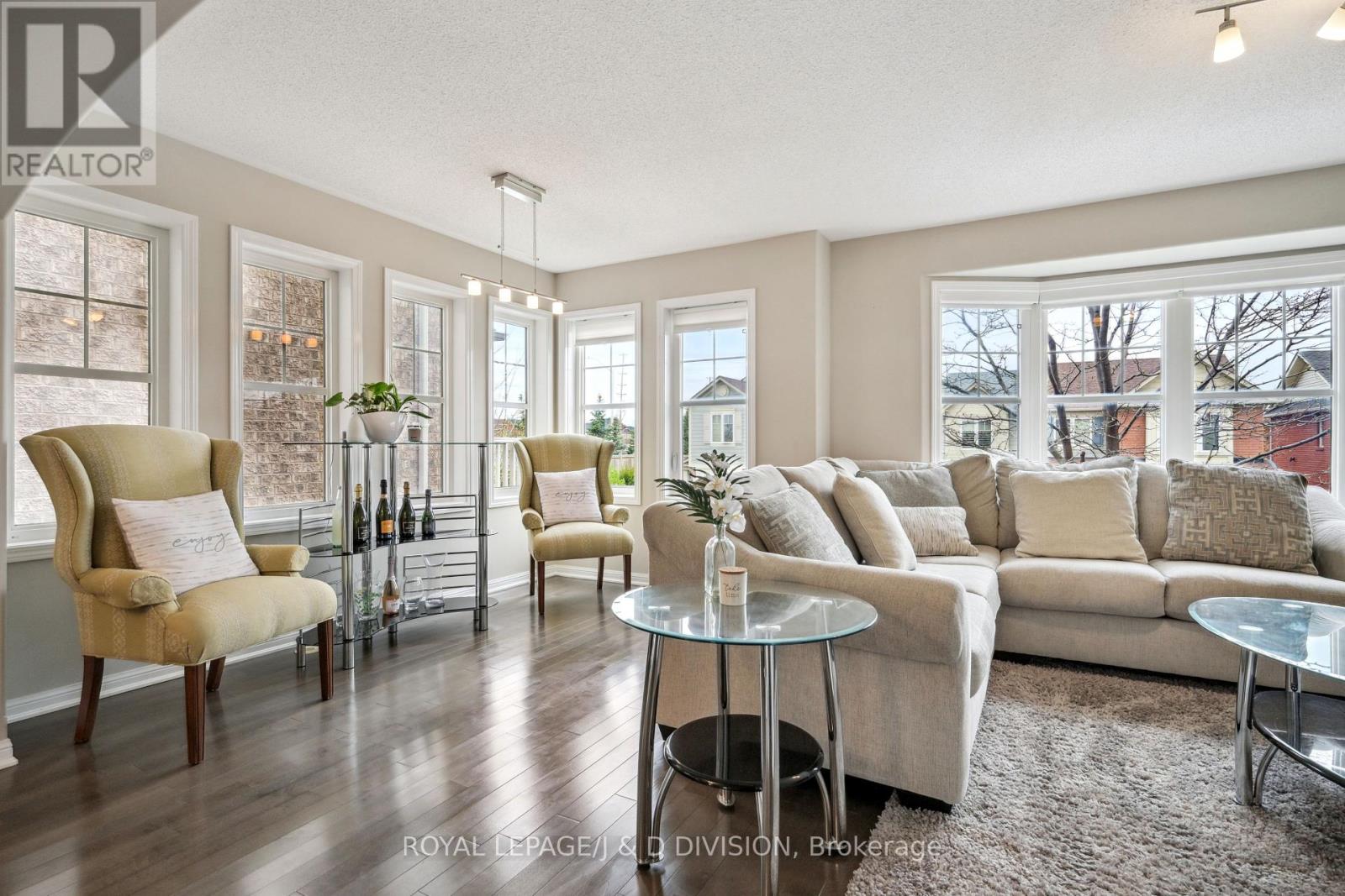 612 Sellers Path, Milton, Ontario  L9T 0P4 - Photo 7 - W12339512