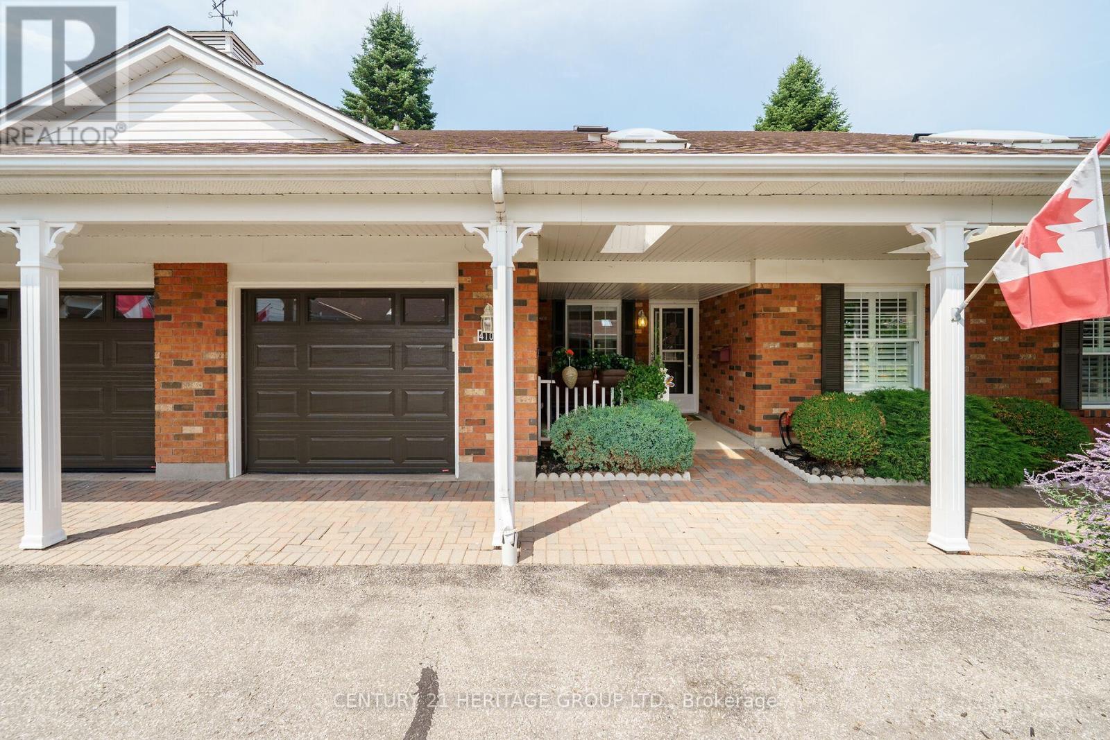 4106 Butternut Court, Lincoln, Ontario  L0R 2C0 - Photo 2 - X12339608